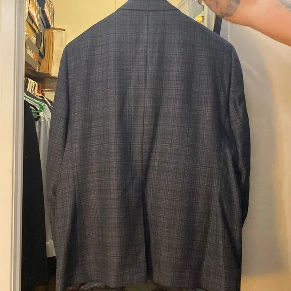 100% wool men’s wharehouse Joseph Abboud sports coat. Beautiful plaid detail.